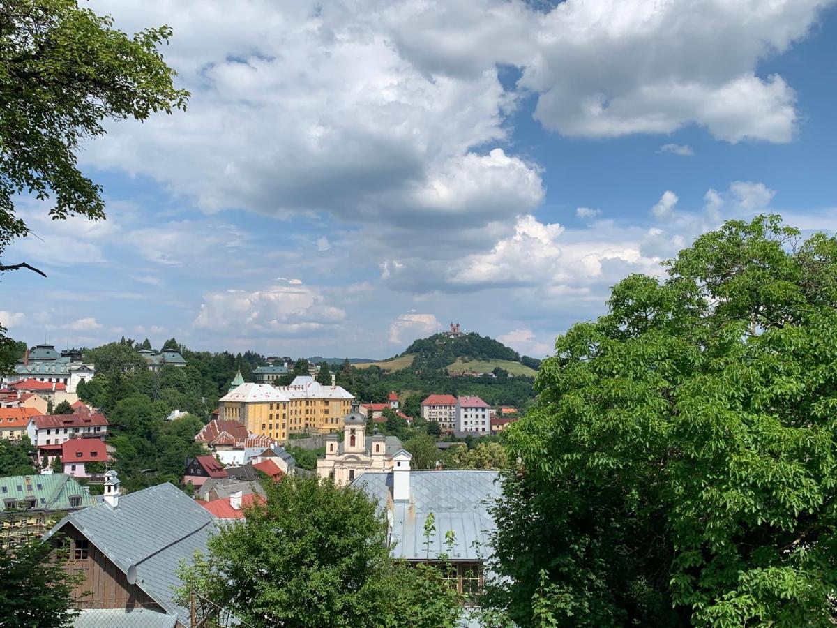 Apartman Stiavnica บันสกา ชีอาว์นีซา ภายนอก รูปภาพ