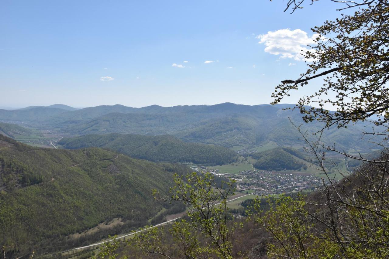 Apartman Stiavnica บันสกา ชีอาว์นีซา ภายนอก รูปภาพ